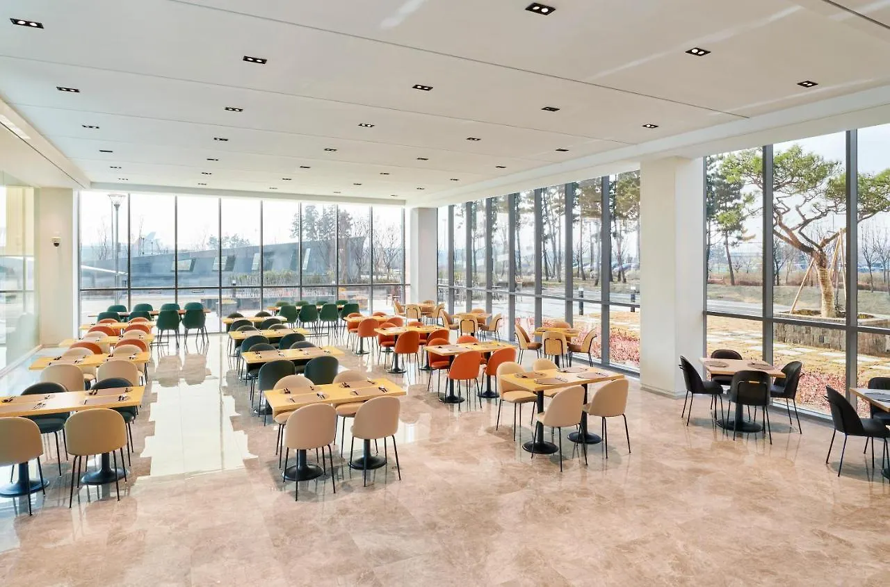 Отель Ibis Styles Ambassador Incheon Airport T2