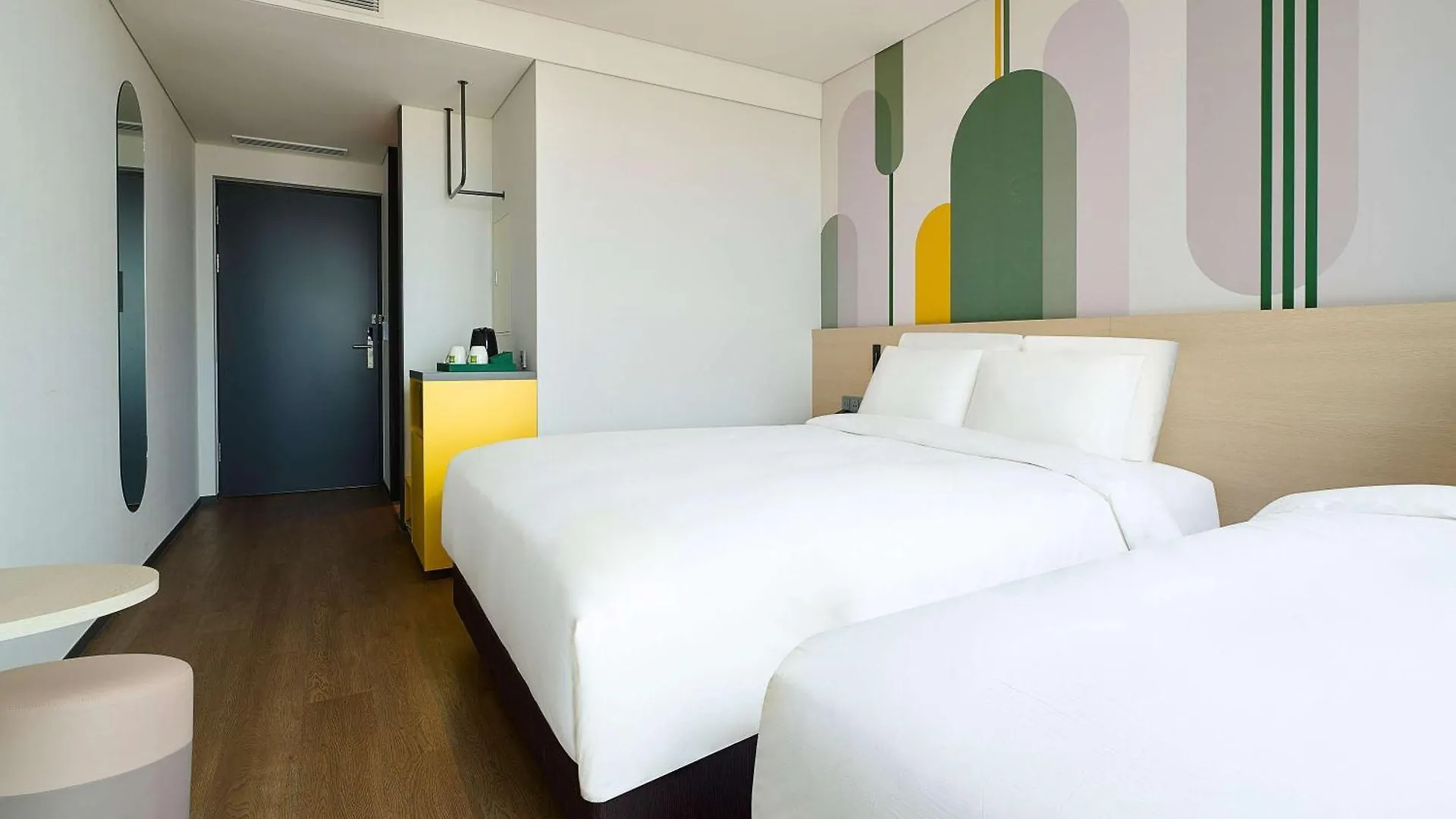 Отель Ibis Styles Ambassador Incheon Airport T2